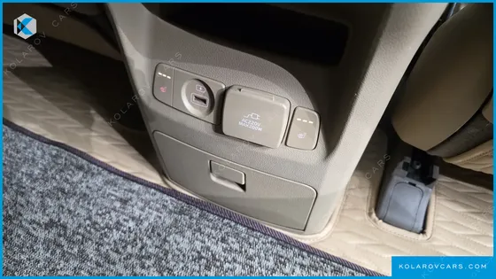 KIA CARNIVAL 9-SEATER NOBLESSE