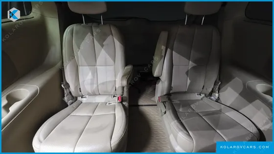 KIA CARNIVAL 9-SEATER NOBLESSE