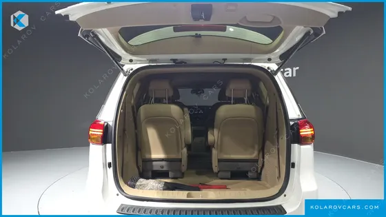 KIA CARNIVAL 9-SEATER NOBLESSE
