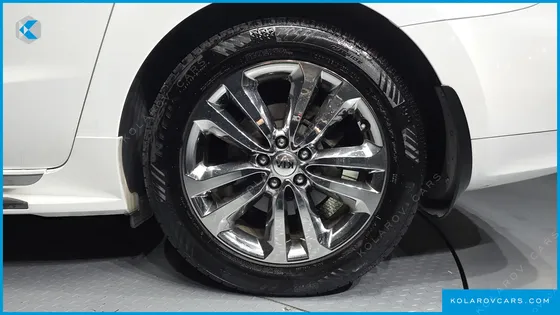 KIA CARNIVAL 9-SEATER NOBLESSE