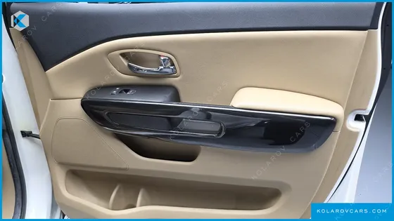 KIA CARNIVAL 9-SEATER NOBLESSE