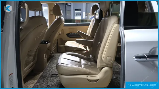KIA CARNIVAL 9-SEATER NOBLESSE