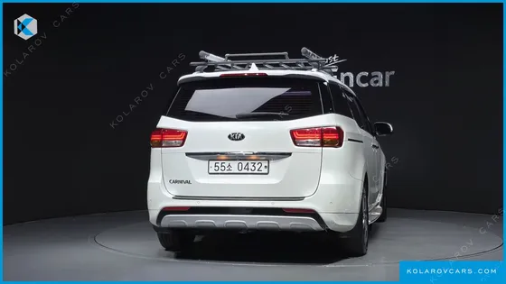 KIA CARNIVAL 9-SEATER PRESTIGE