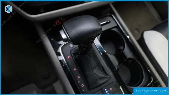 KIA CARNIVAL 9-SEATER PRESTIGE