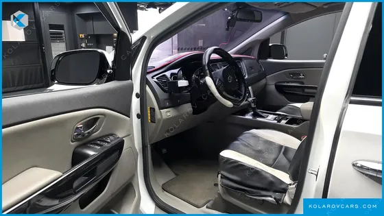KIA CARNIVAL 9-SEATER PRESTIGE