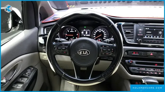 KIA CARNIVAL 9-SEATER PRESTIGE