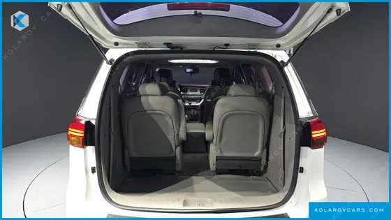KIA CARNIVAL 9-SEATER PRESTIGE