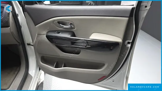 KIA CARNIVAL 9-SEATER PRESTIGE