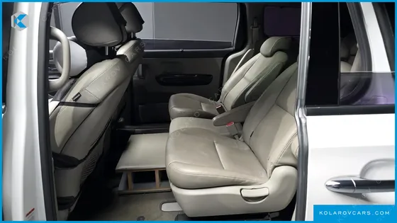 KIA CARNIVAL 9-SEATER PRESTIGE