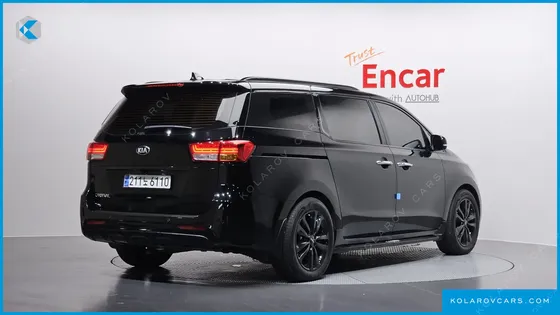 KIA CARNIVAL 9-SEATER NOBLESSE
