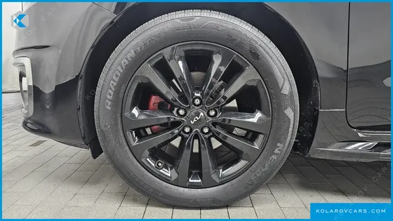 KIA CARNIVAL 9-SEATER NOBLESSE