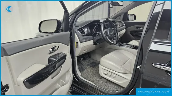 KIA CARNIVAL 9-SEATER NOBLESSE