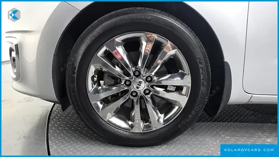 KIA CARNIVAL 9-SEATER NOBLESSE