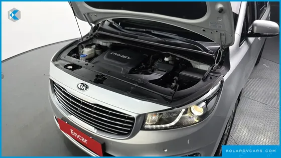 KIA CARNIVAL 9-SEATER NOBLESSE