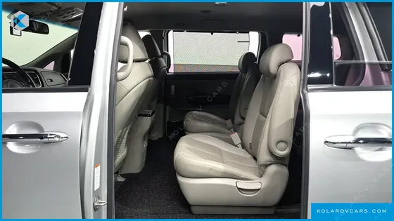 KIA CARNIVAL 9-SEATER NOBLESSE