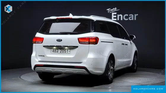 KIA CARNIVAL 9-SEATER PRESTIGE