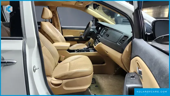 KIA CARNIVAL 9-SEATER PRESTIGE