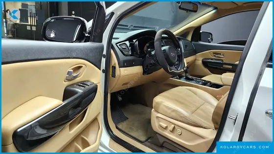 KIA CARNIVAL 9-SEATER PRESTIGE