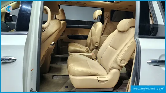 KIA CARNIVAL 9-SEATER PRESTIGE