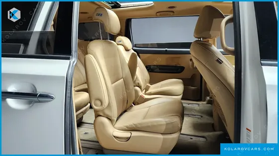 KIA CARNIVAL 9-SEATER PRESTIGE
