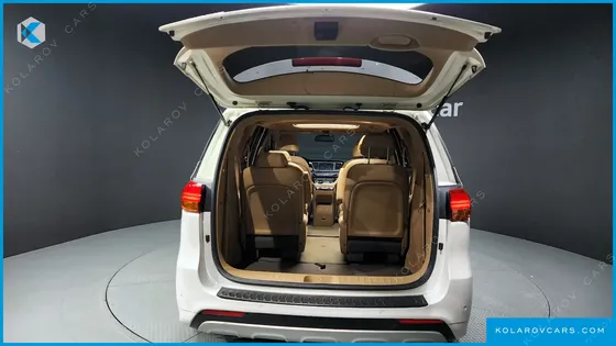 KIA CARNIVAL 9-SEATER PRESTIGE