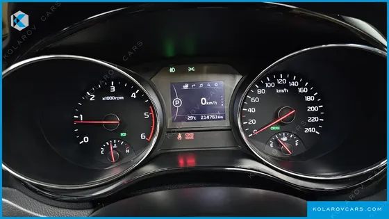 KIA CARNIVAL 7-SEATER LIMOUSINE