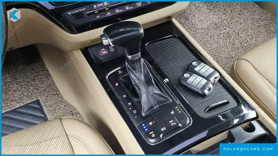 KIA CARNIVAL 7-SEATER LIMOUSINE