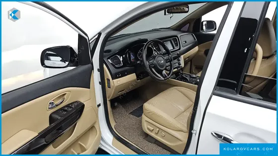 KIA CARNIVAL 7-SEATER LIMOUSINE