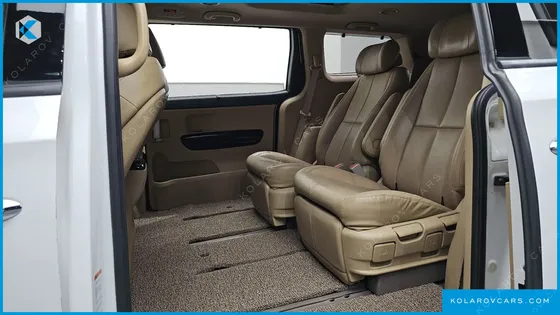 KIA CARNIVAL 7-SEATER LIMOUSINE