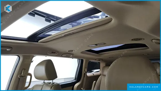 KIA CARNIVAL 7-SEATER LIMOUSINE
