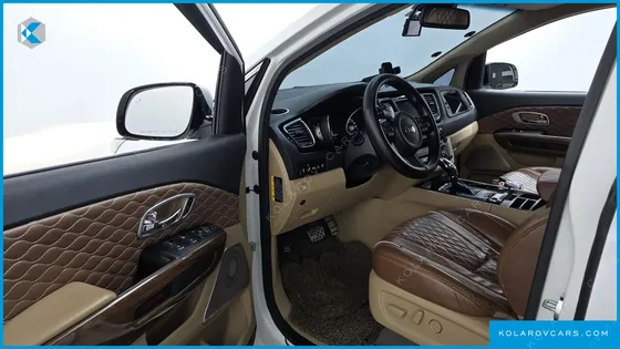 KIA CARNIVAL 9-SEATER HI-LIMOUSINE
