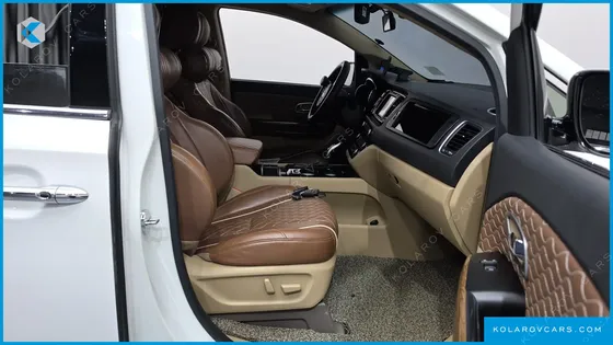 KIA CARNIVAL 9-SEATER HI-LIMOUSINE