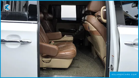 KIA CARNIVAL 9-SEATER HI-LIMOUSINE