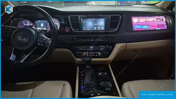 KIA CARNIVAL 9-SEATER HI-LIMOUSINE