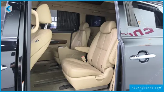 KIA CARNIVAL 9-SEATER HI-LIMOUSINE