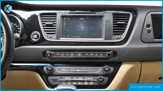KIA CARNIVAL 9-SEATER HI-LIMOUSINE