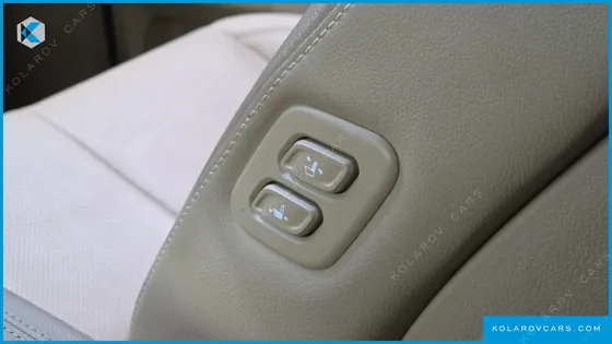 KIA CARNIVAL 9-SEATER HI-LIMOUSINE