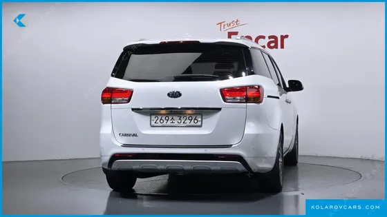 KIA CARNIVAL 9-SEATER LUXURY