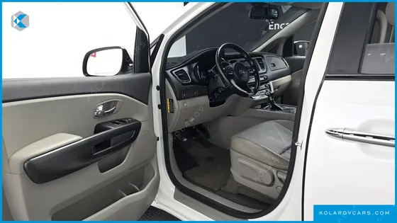 KIA CARNIVAL 9-SEATER LUXURY
