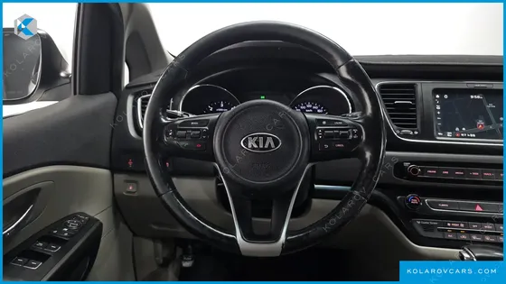 KIA CARNIVAL 9-SEATER LUXURY