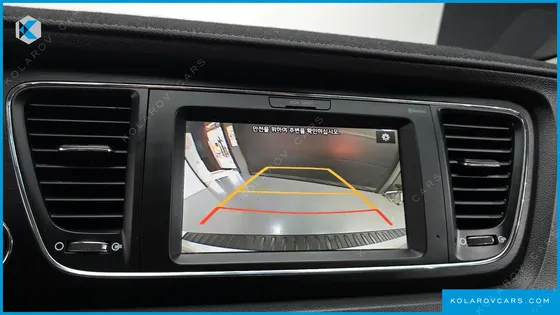 KIA CARNIVAL 9-SEATER LUXURY