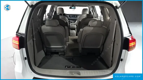 KIA CARNIVAL 9-SEATER LUXURY