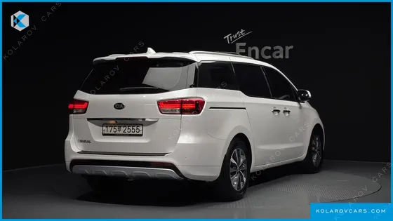 KIA CARNIVAL 9-SEATER LUXURY