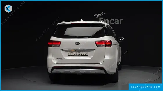 KIA CARNIVAL 9-SEATER LUXURY