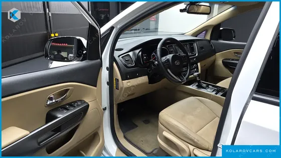 KIA CARNIVAL 9-SEATER LUXURY