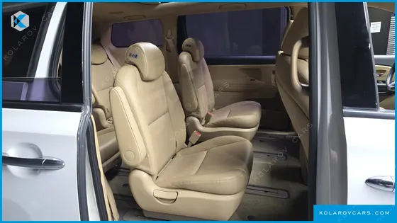 KIA CARNIVAL 9-SEATER LUXURY