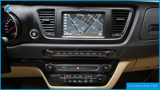 KIA CARNIVAL 9-SEATER LUXURY