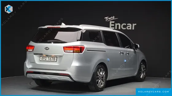 KIA CARNIVAL 9-SEATER PRESTIGE