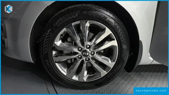 KIA CARNIVAL 9-SEATER PRESTIGE