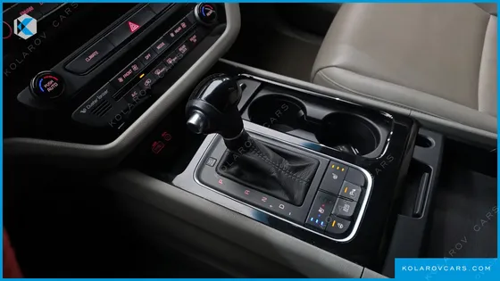 KIA CARNIVAL 9-SEATER PRESTIGE